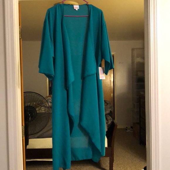 LuLaRoe Shirley - Picture 1 of 4
